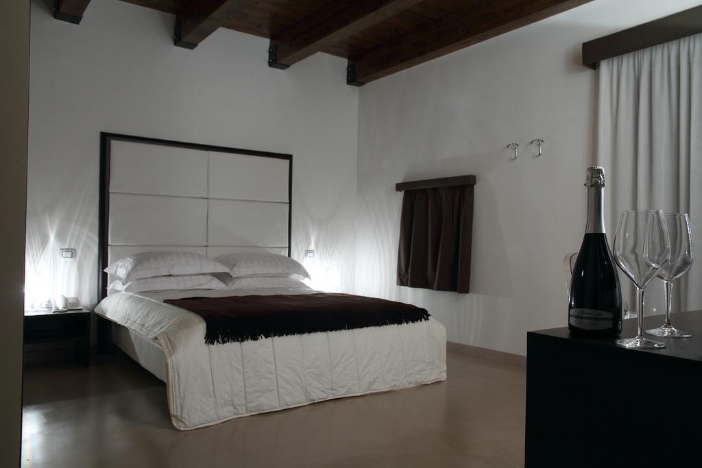 Albergo Del Sole Taranto Kültér fotó