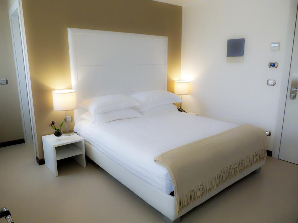 Albergo Del Sole Taranto Szoba fotó