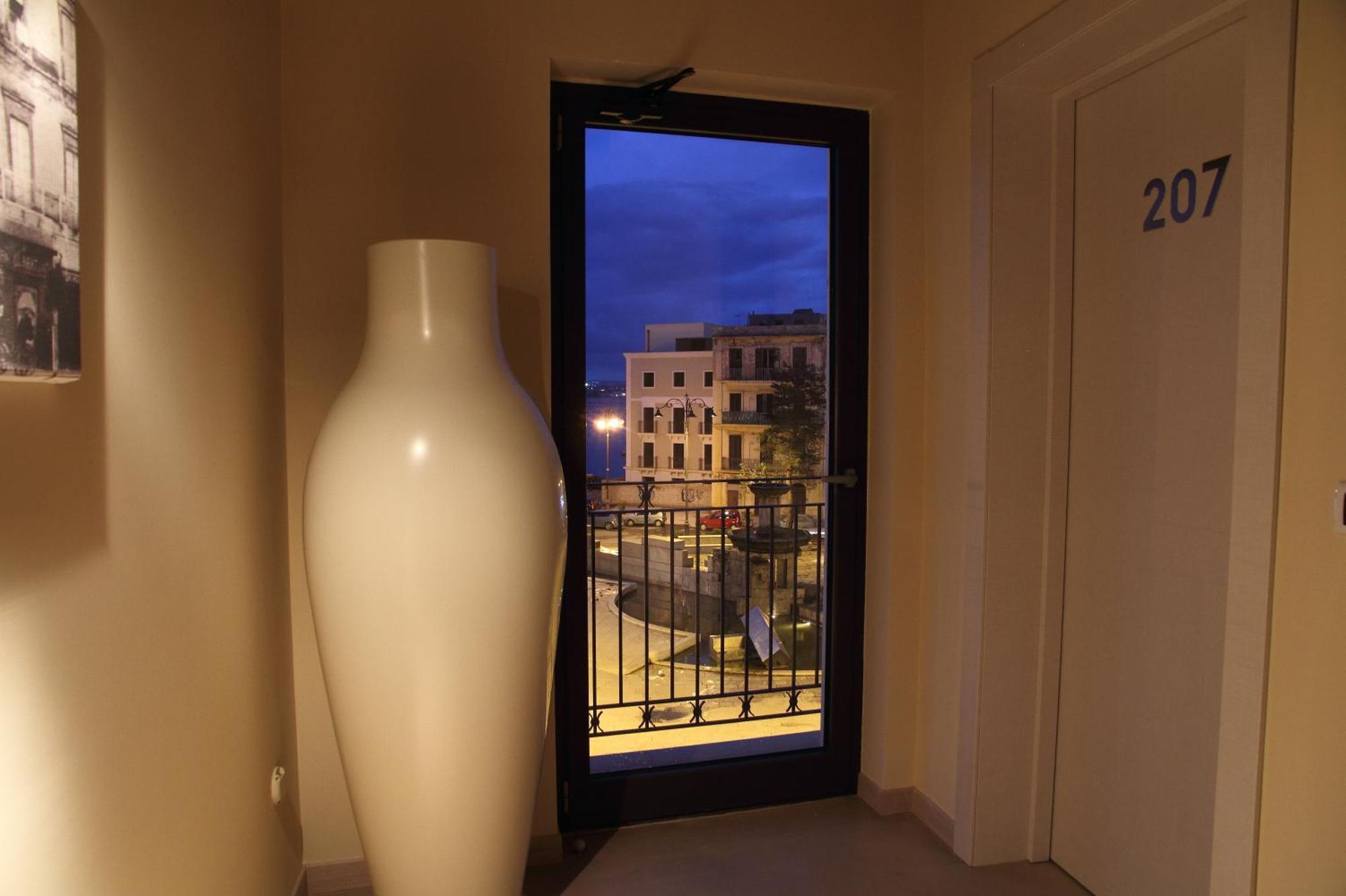 Albergo Del Sole Taranto Kültér fotó