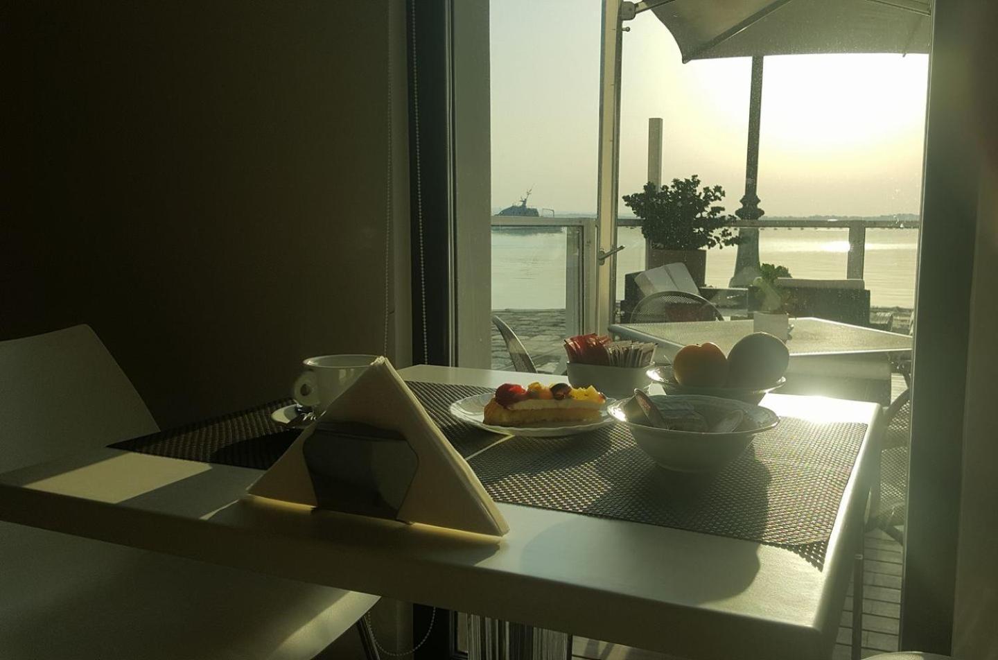 Albergo Del Sole Taranto Kültér fotó