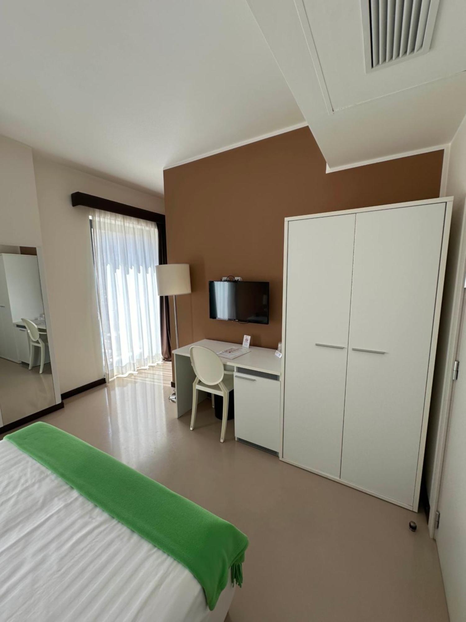 Albergo Del Sole Taranto Kültér fotó