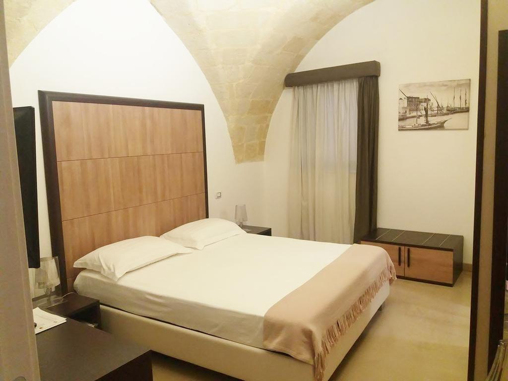 Albergo Del Sole Taranto Kültér fotó