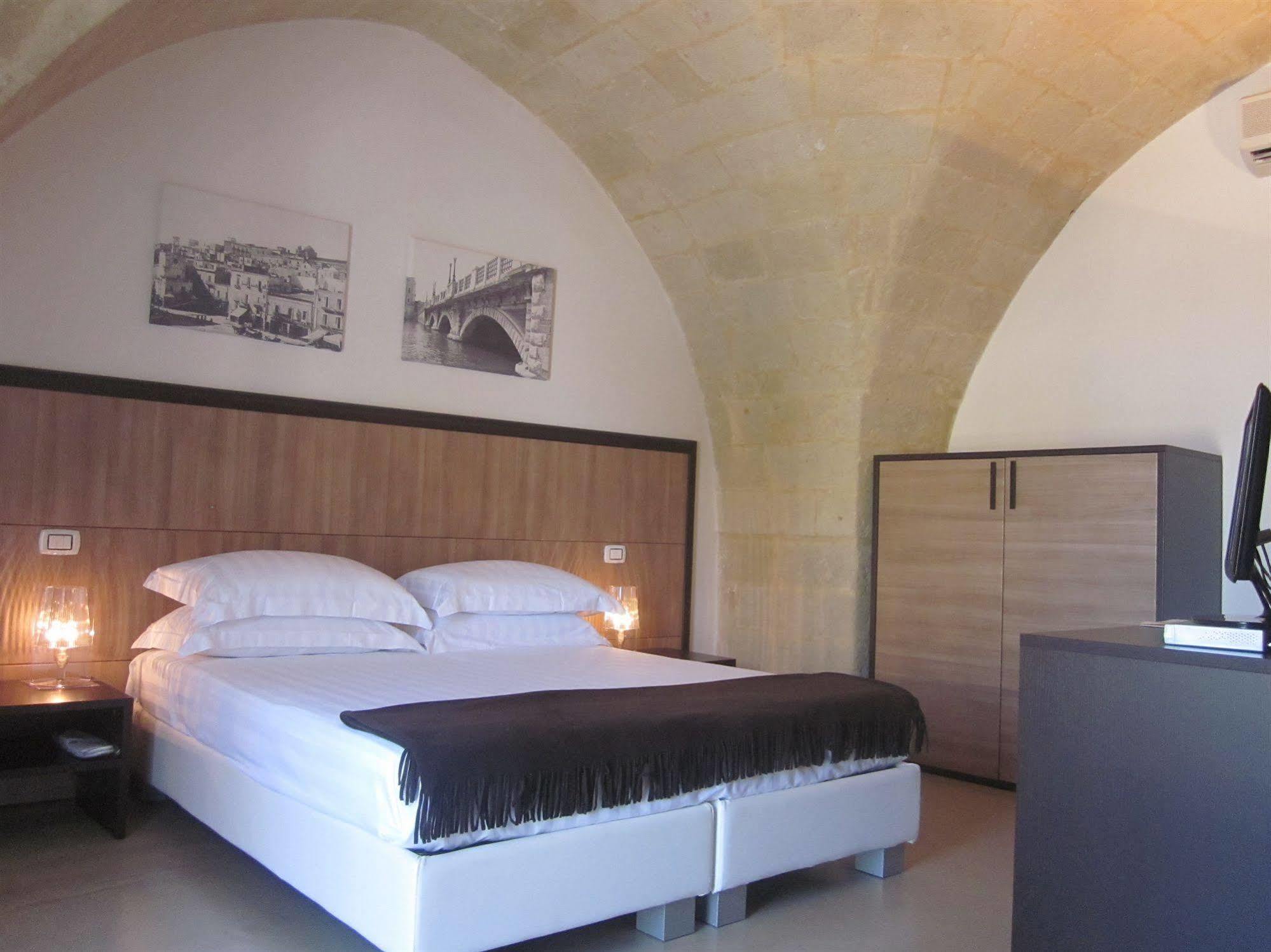 Albergo Del Sole Taranto Kültér fotó