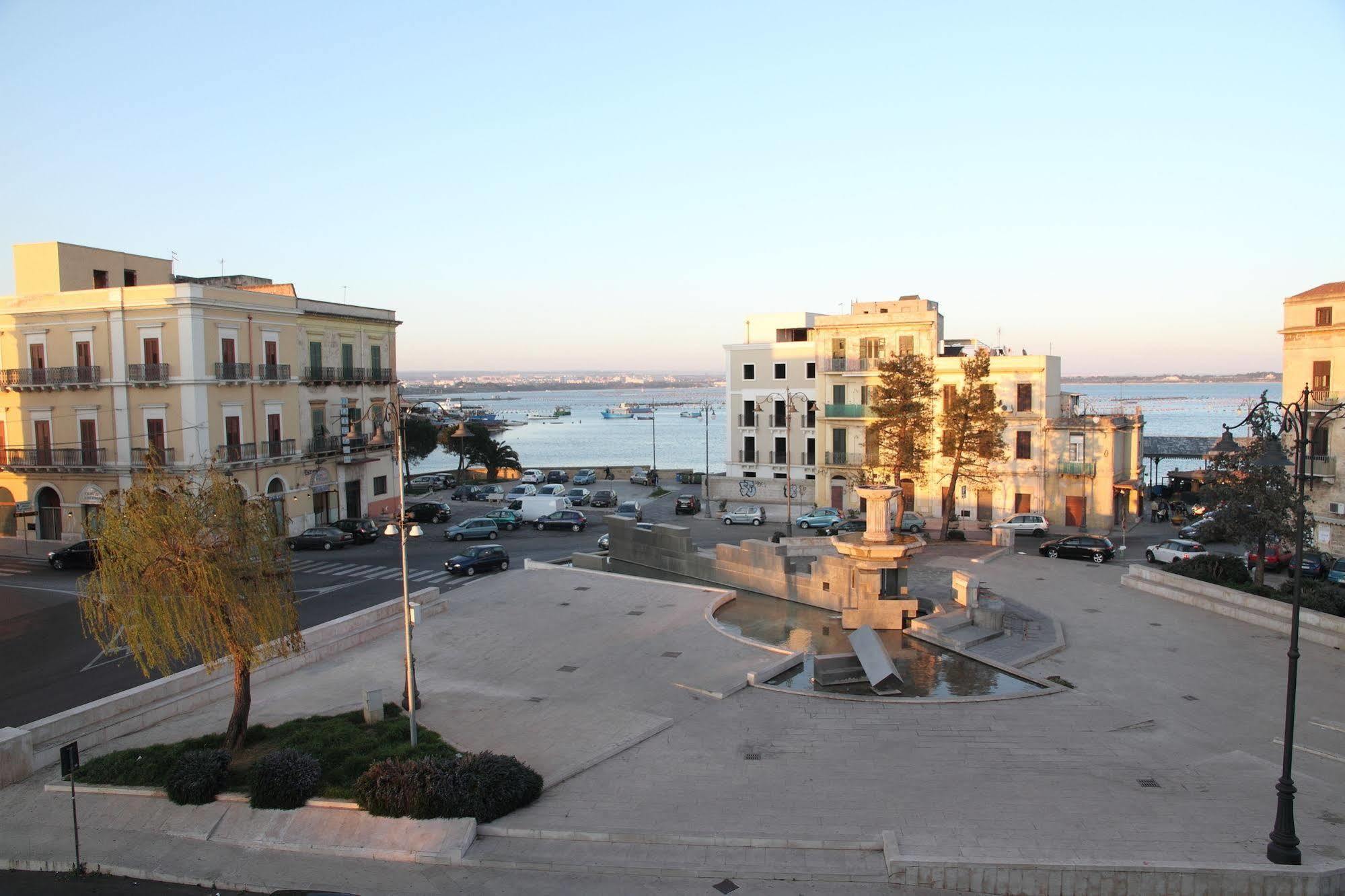 Albergo Del Sole Taranto Kültér fotó