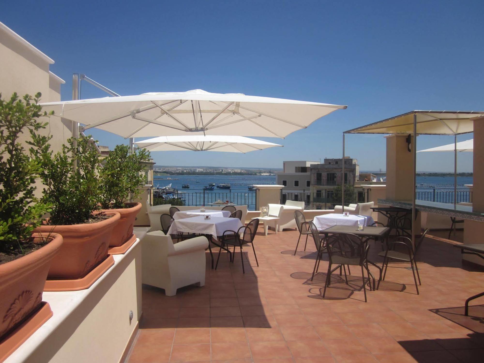 Albergo Del Sole Taranto Kültér fotó