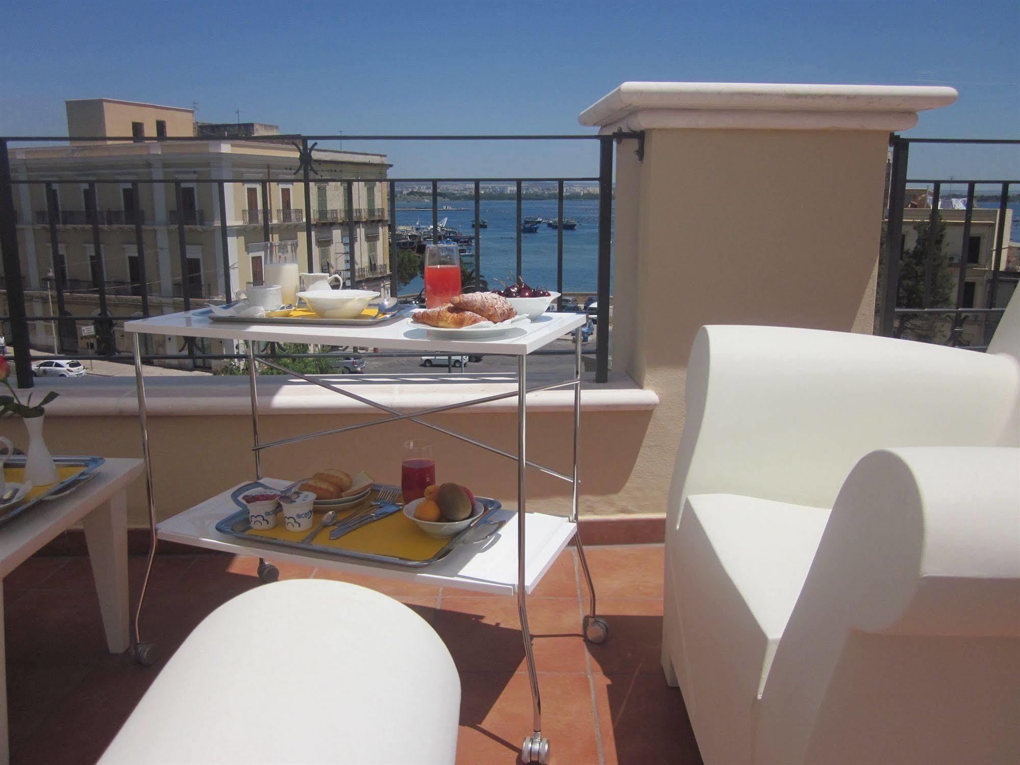 Albergo Del Sole Taranto Kültér fotó